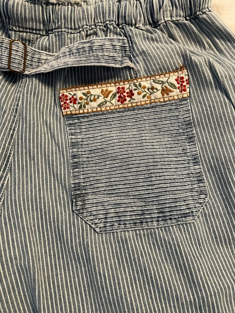 POL Boho Embroidered Wide Leg Pinstriped Jeans M  Floral Festival - Picture 11 of 13